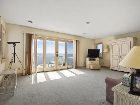 28 Yellow Head Road Bristol ME 04554