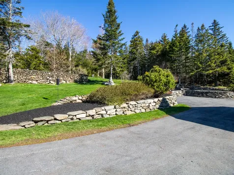 28 Yellow Head Road Bristol ME 04554