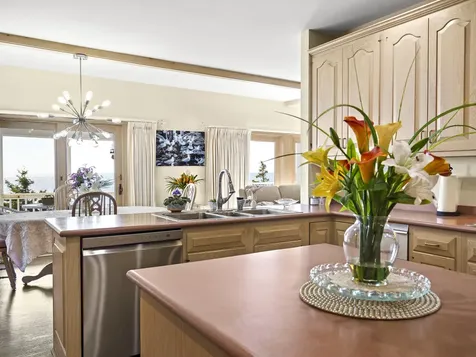 28 Yellow Head Road Bristol ME 04554