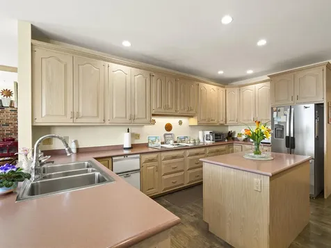 28 Yellow Head Road Bristol ME 04554