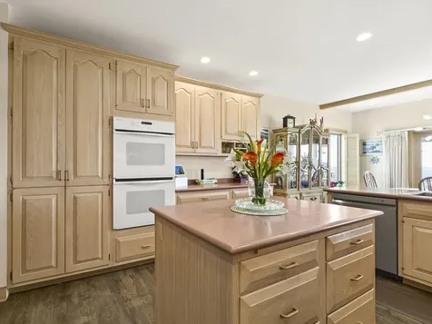 28 Yellow Head Road Bristol ME 04554