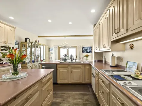 28 Yellow Head Road Bristol ME 04554