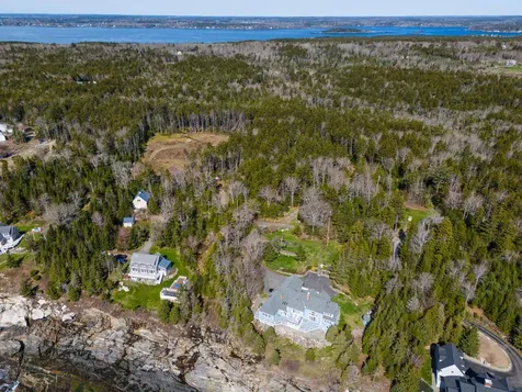 28 Yellow Head Road Bristol ME 04554