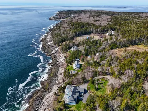 28 Yellow Head Road Bristol ME 04554