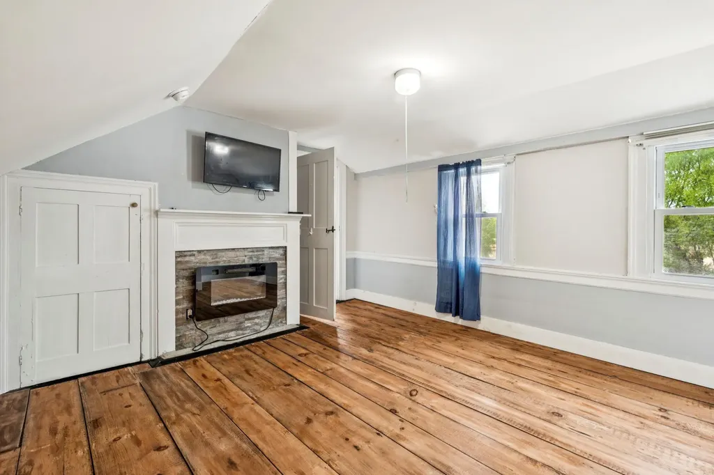 112 Payne Road Scarborough ME 04074