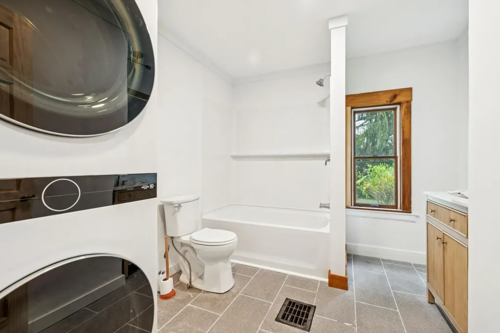 112 Payne Road Scarborough ME 04074