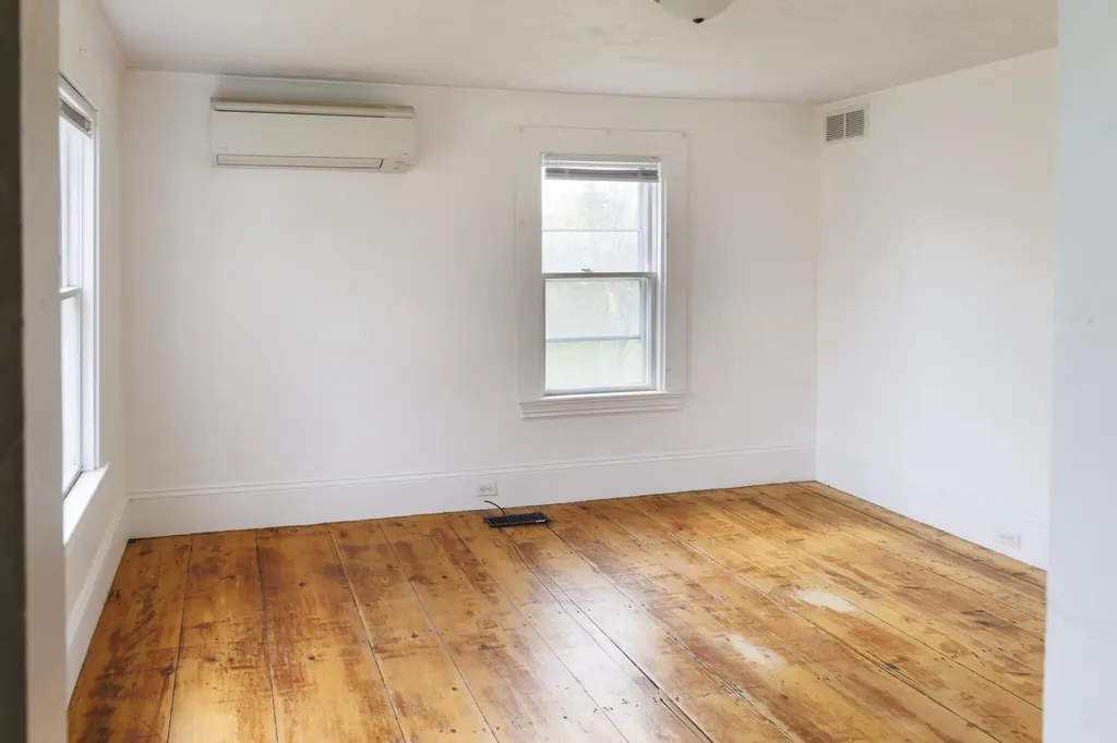 22 Booker Street Thomaston ME 04861
