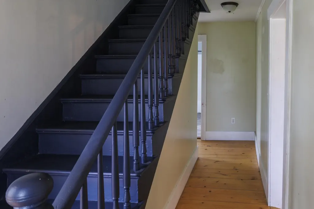 22 Booker Street Thomaston ME 04861