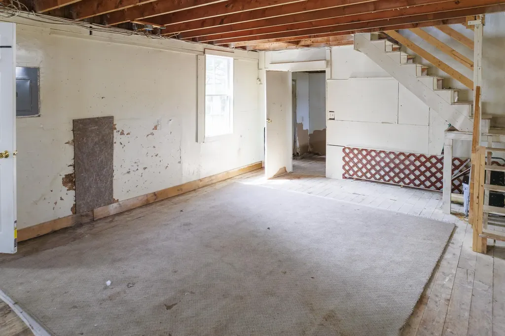 22 Booker Street Thomaston ME 04861