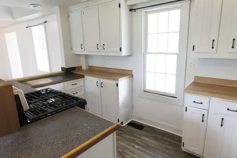 22 Booker Street Thomaston ME 04861