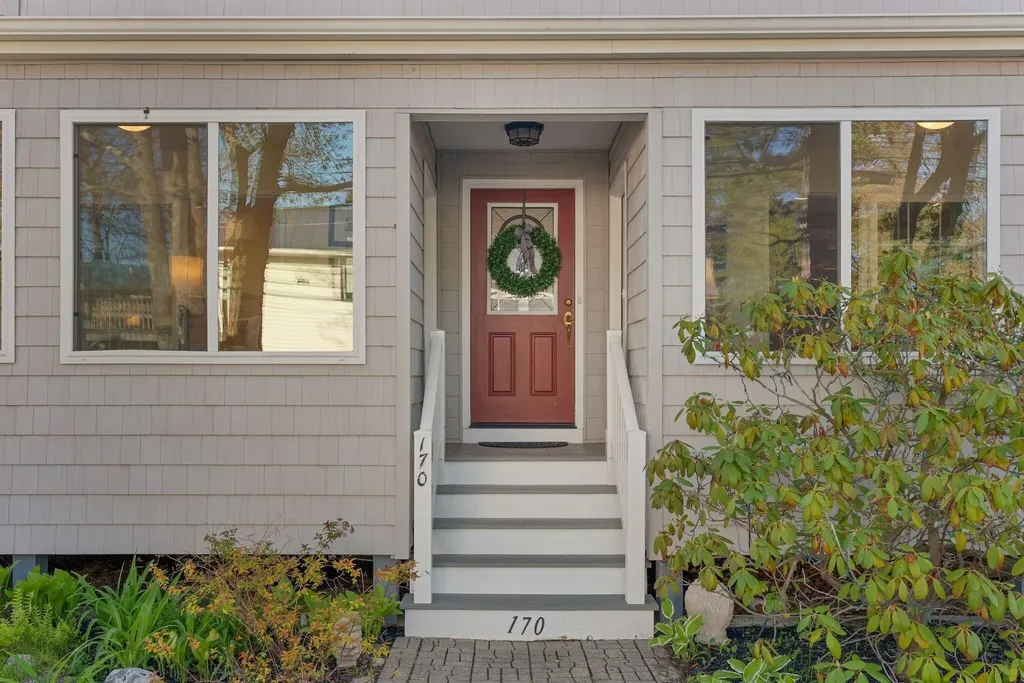 170 W Grand Avenue Old Orchard Beach ME 04064