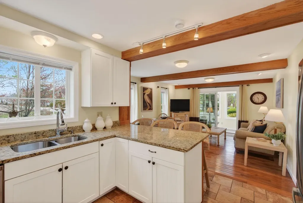 170 W Grand Avenue Old Orchard Beach ME 04064