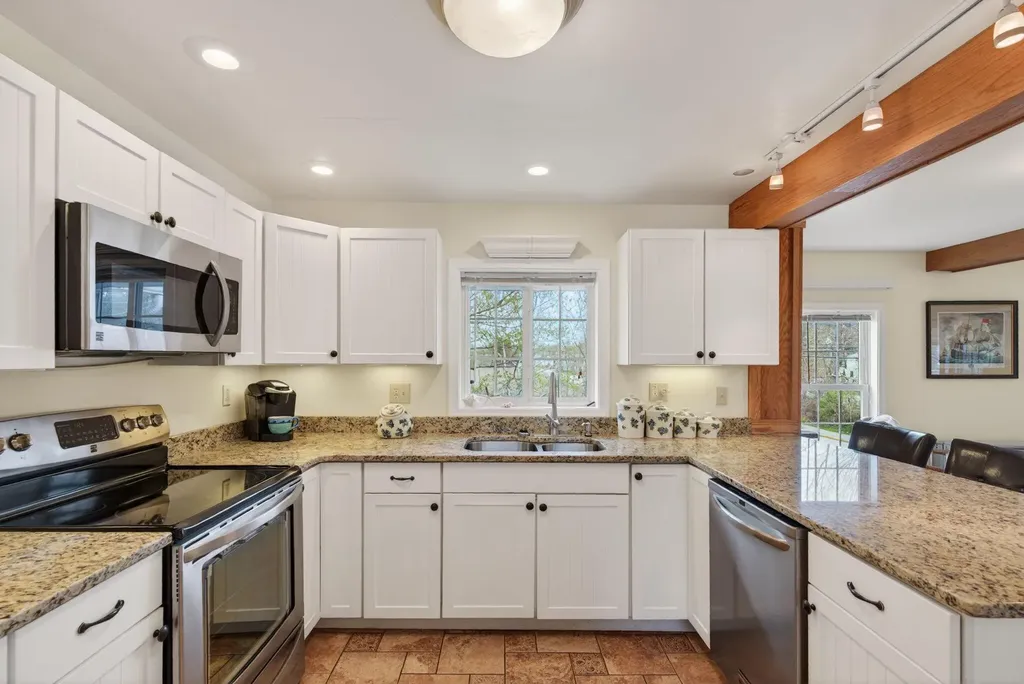 170 W Grand Avenue Old Orchard Beach ME 04064