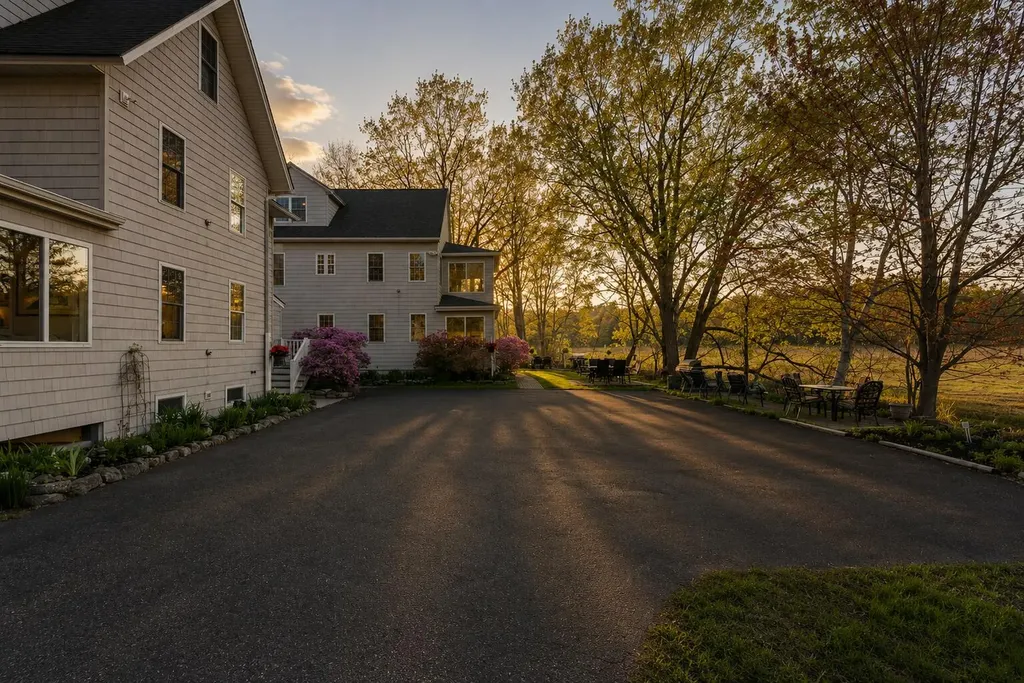 170 W Grand Avenue Old Orchard Beach ME 04064