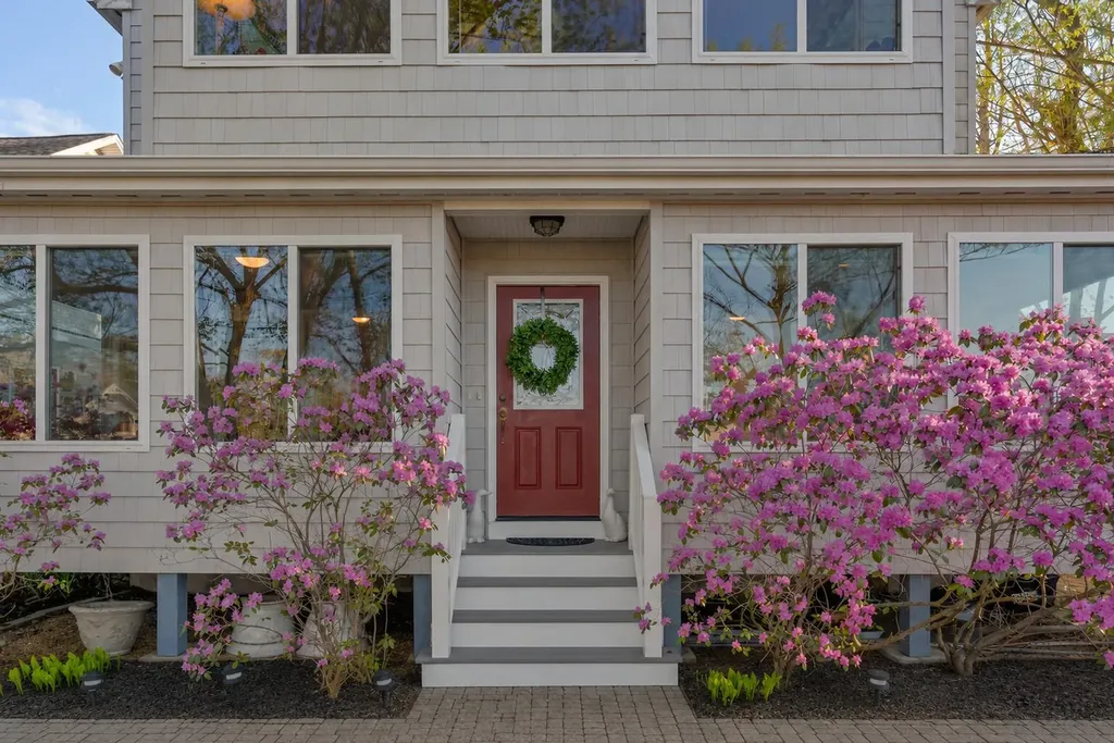 170 W Grand Avenue Old Orchard Beach ME 04064
