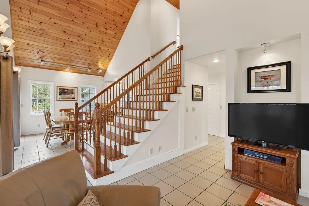 170 W Grand Avenue Old Orchard Beach ME 04064