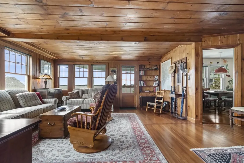 135 Shore Road Boothbay ME 04544