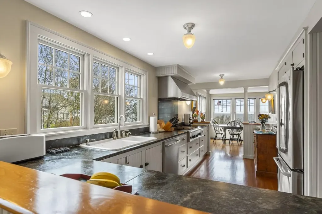 135 Shore Road Boothbay ME 04544