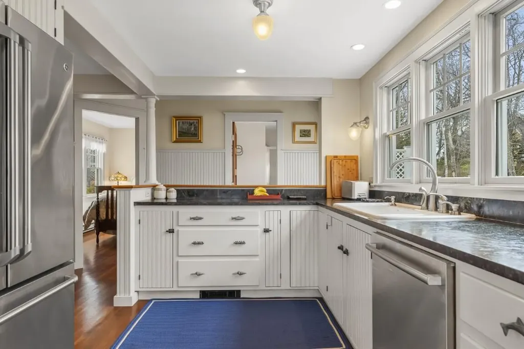 135 Shore Road Boothbay ME 04544