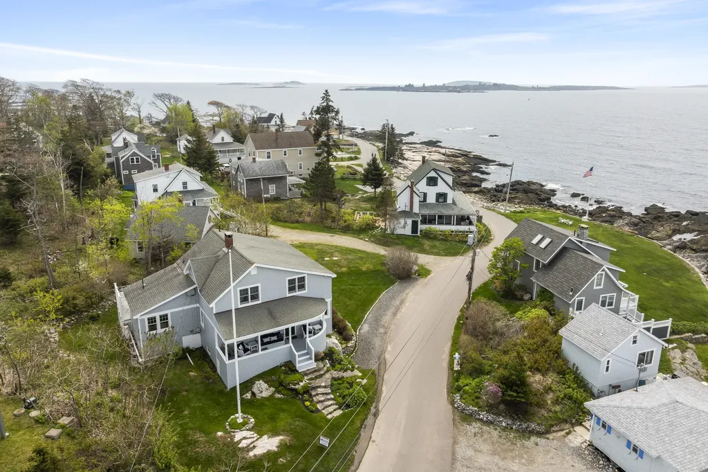 135 Shore Road Boothbay ME 04544