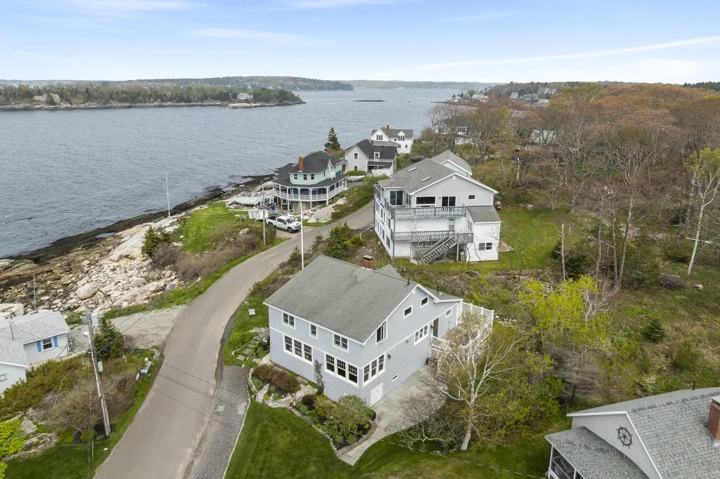 135 Shore Road Boothbay ME 04544