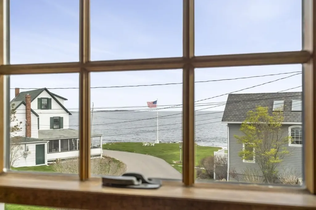 135 Shore Road Boothbay ME 04544