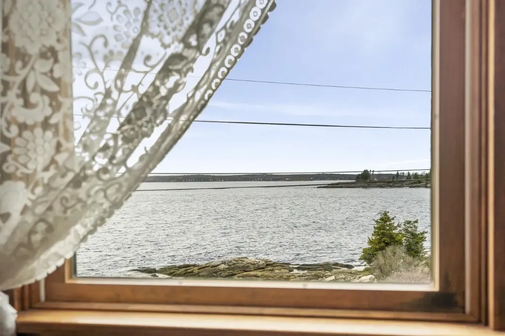 135 Shore Road Boothbay ME 04544