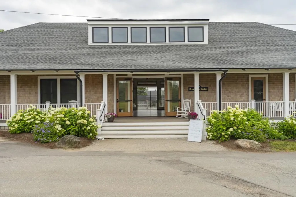 135 Shore Road Boothbay ME 04544