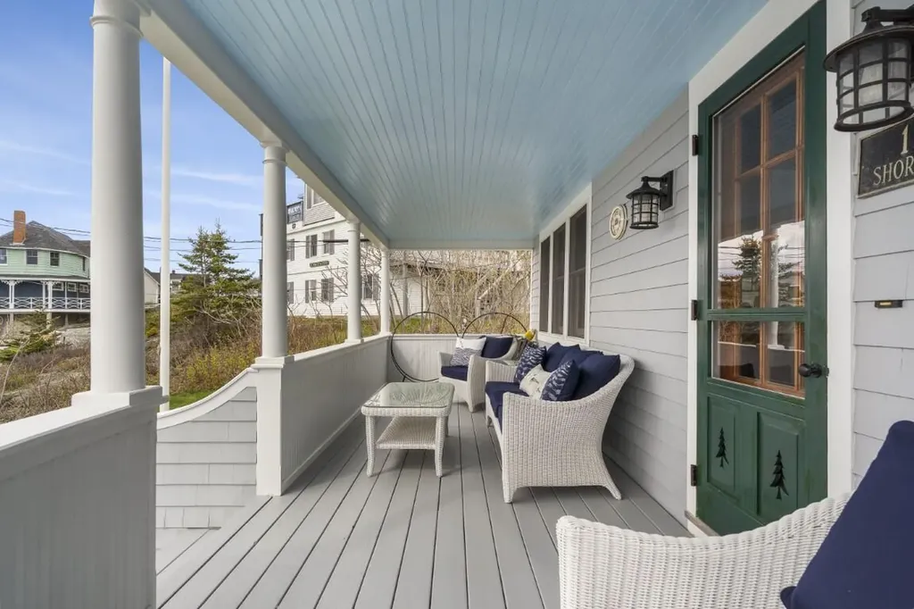 135 Shore Road Boothbay ME 04544