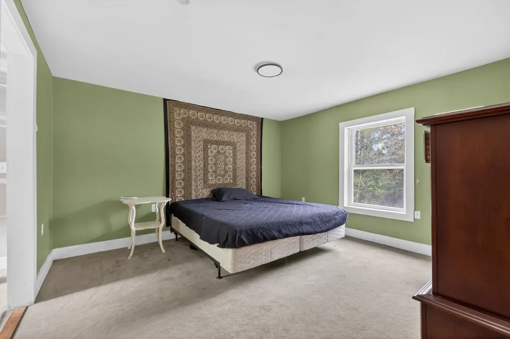 13 Carey Lane Gardiner ME 04345