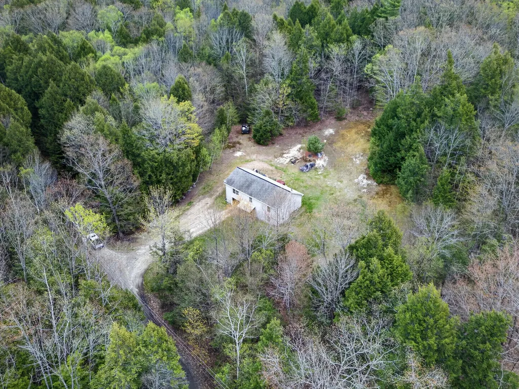 13 Carey Lane Gardiner ME 04345