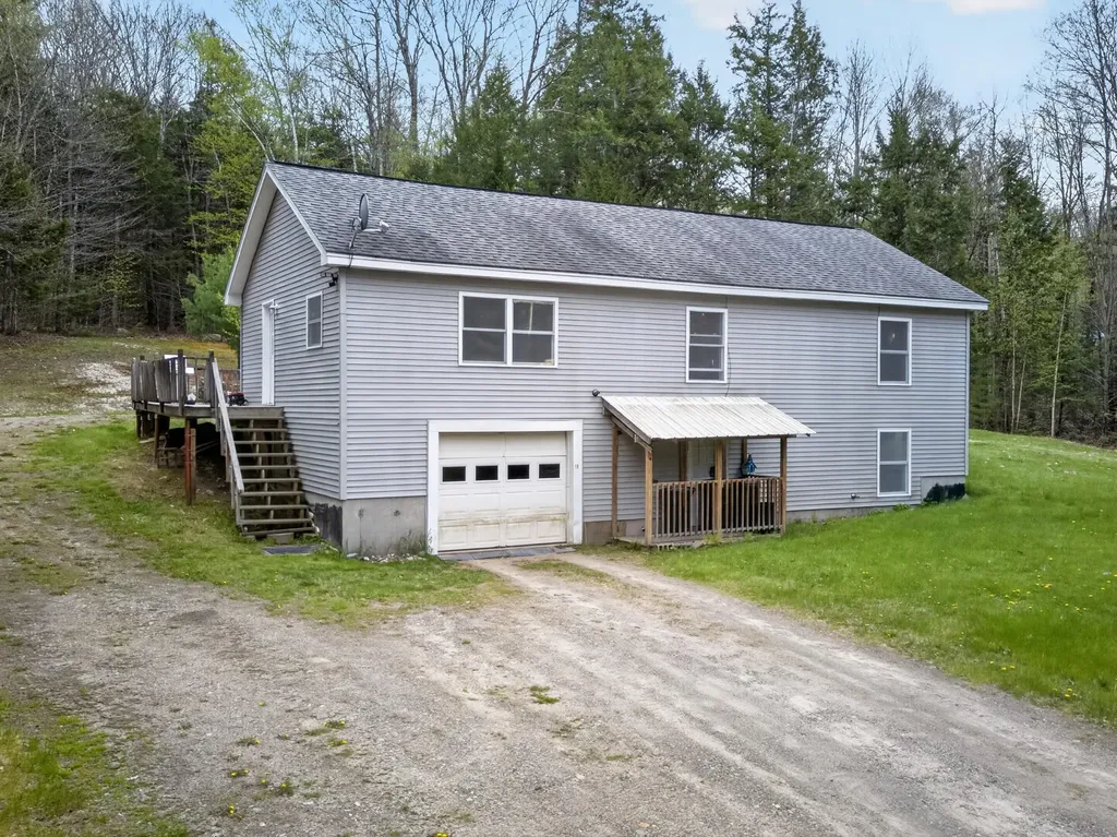 13 Carey Lane Gardiner ME 04345