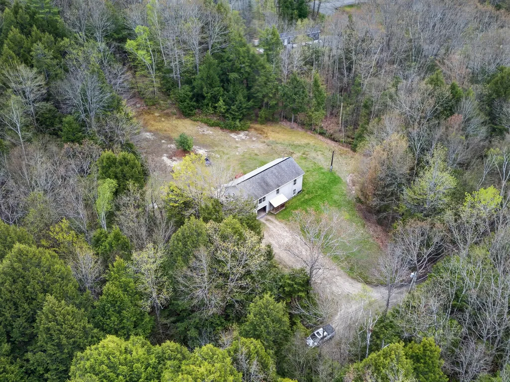 13 Carey Lane Gardiner ME 04345