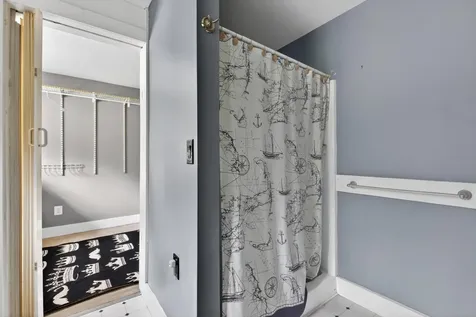 13 Carey Lane Gardiner ME 04345