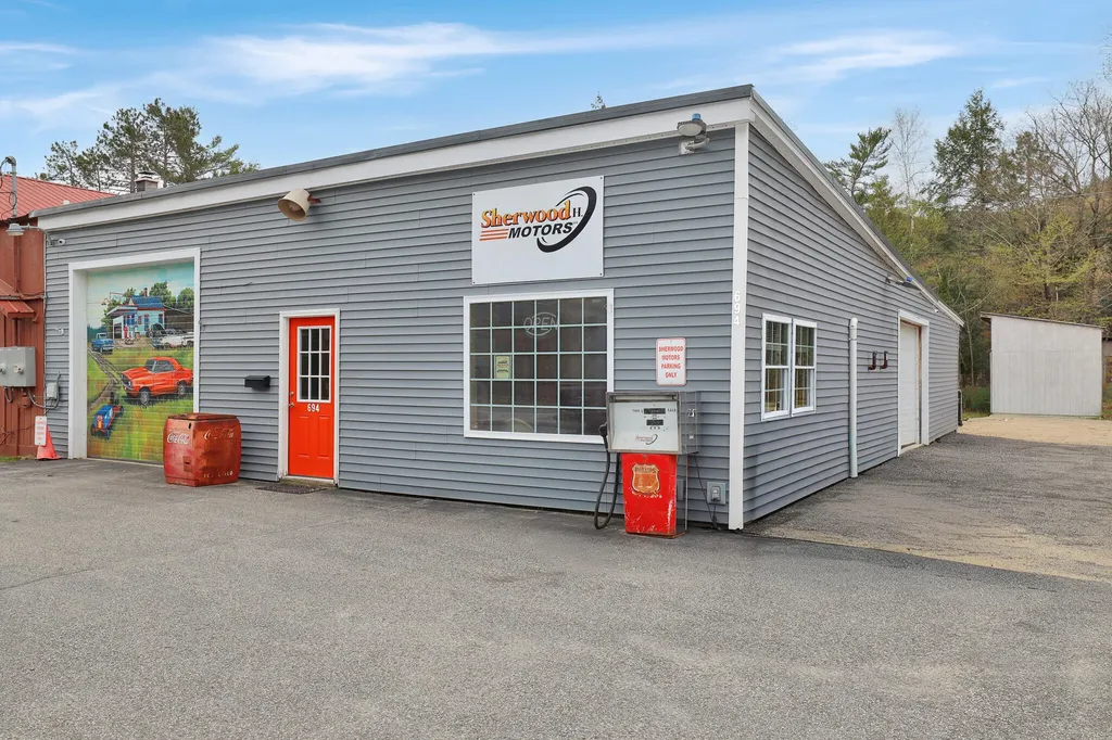 694 River Road Mexico ME 04257
