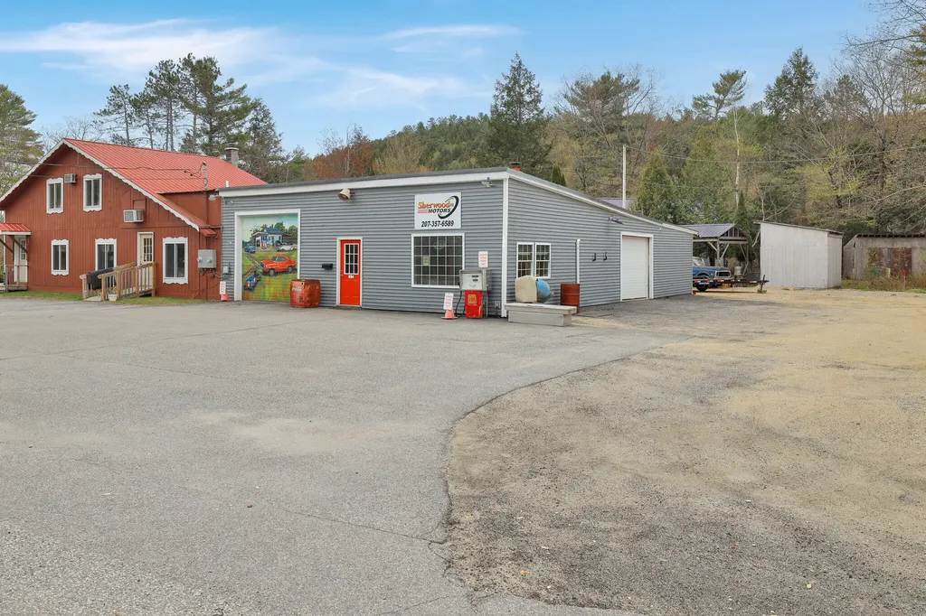 694 River Road Mexico ME 04257