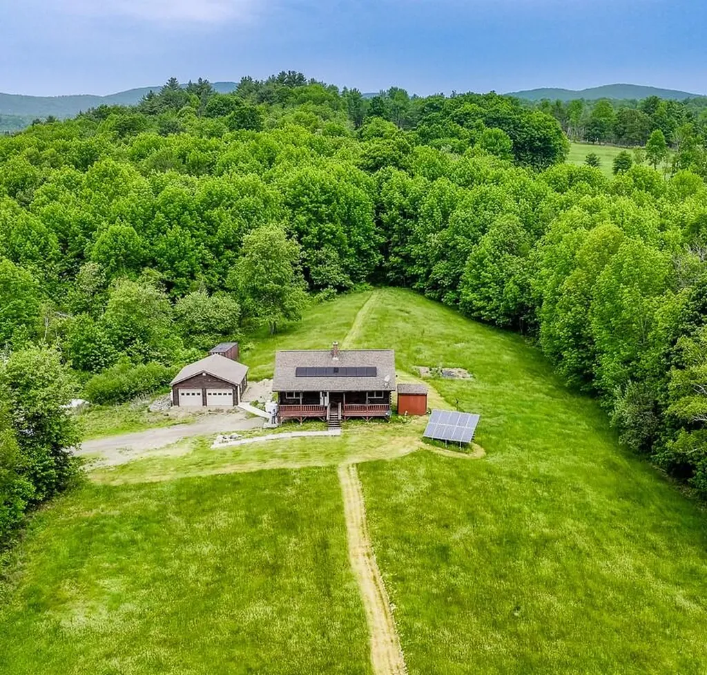 32 Penny Royal Lane Jackson ME 04921