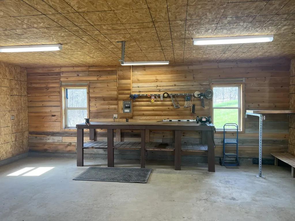 32 Penny Royal Lane Jackson ME 04921