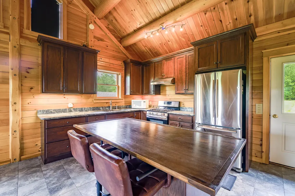32 Penny Royal Lane Jackson ME 04921