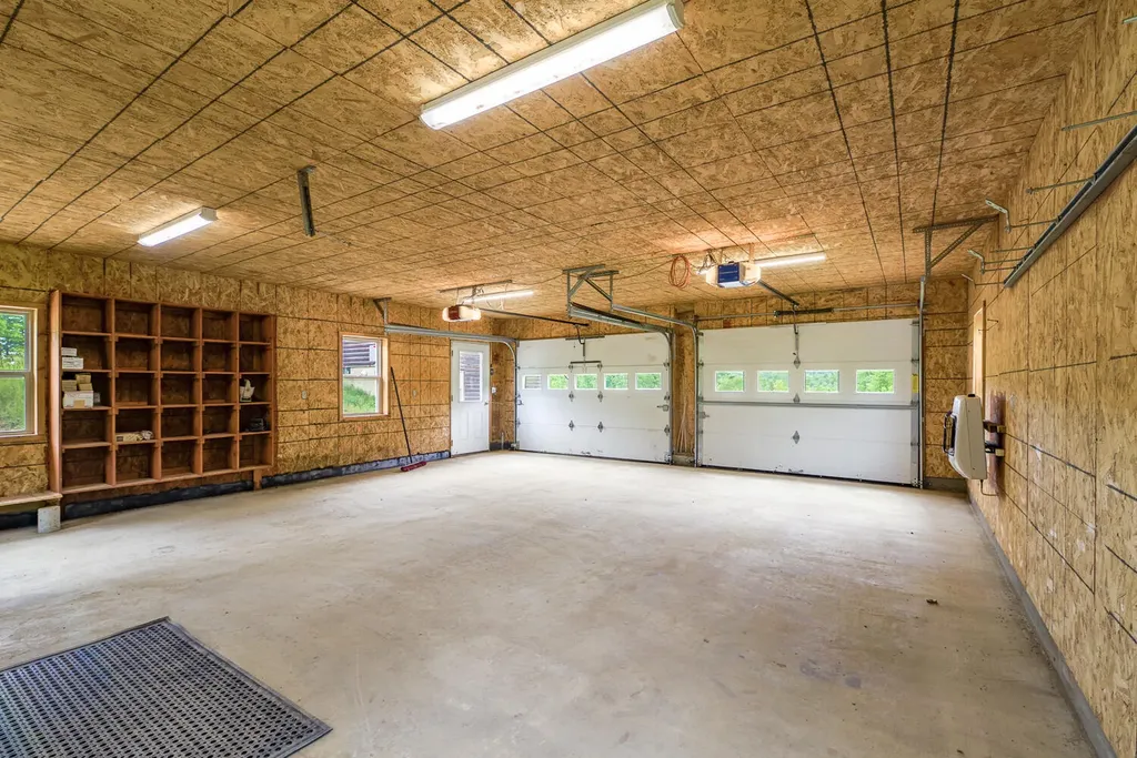 32 Penny Royal Lane Jackson ME 04921