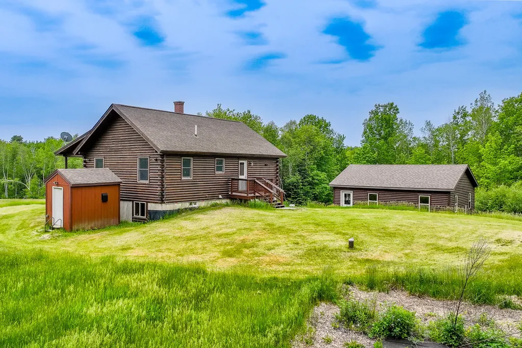 32 Penny Royal Lane Jackson ME 04921