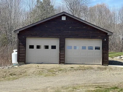 32 Penny Royal Lane Jackson ME 04921