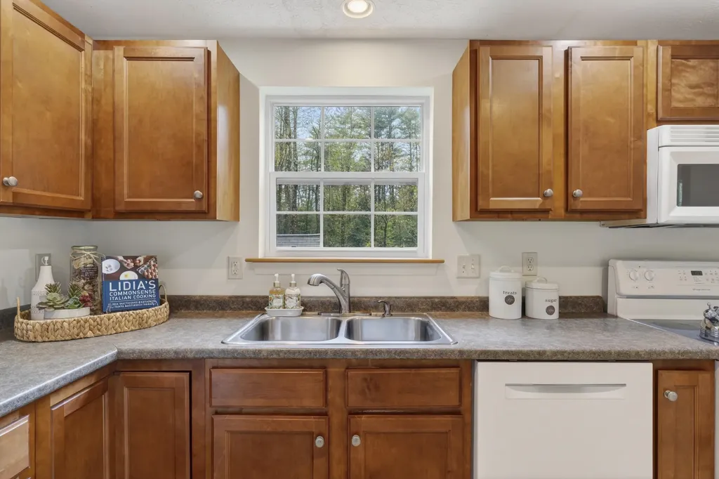 76 Orchard Road Cumberland ME 04021