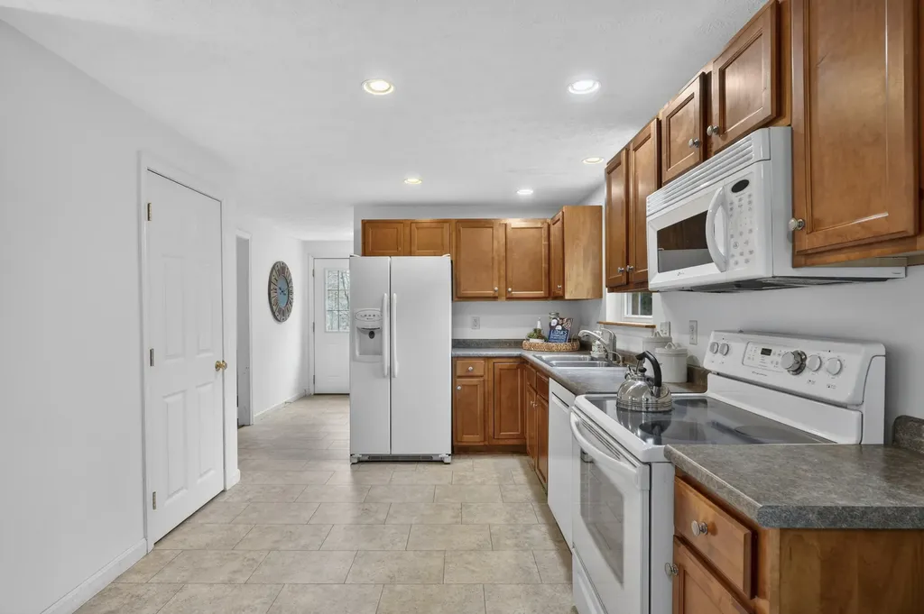 76 Orchard Road Cumberland ME 04021