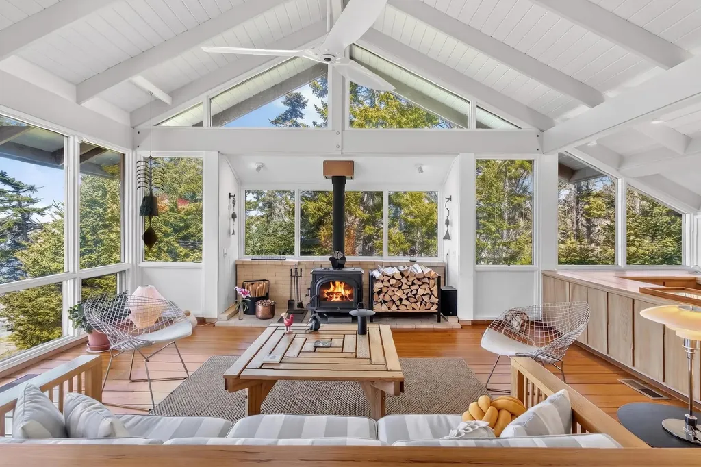 455 Black Duck Cove Road Beals ME 04611