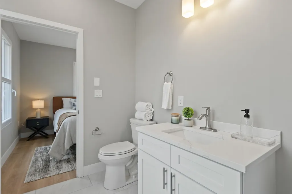 298 Main Street Yarmouth ME 04096