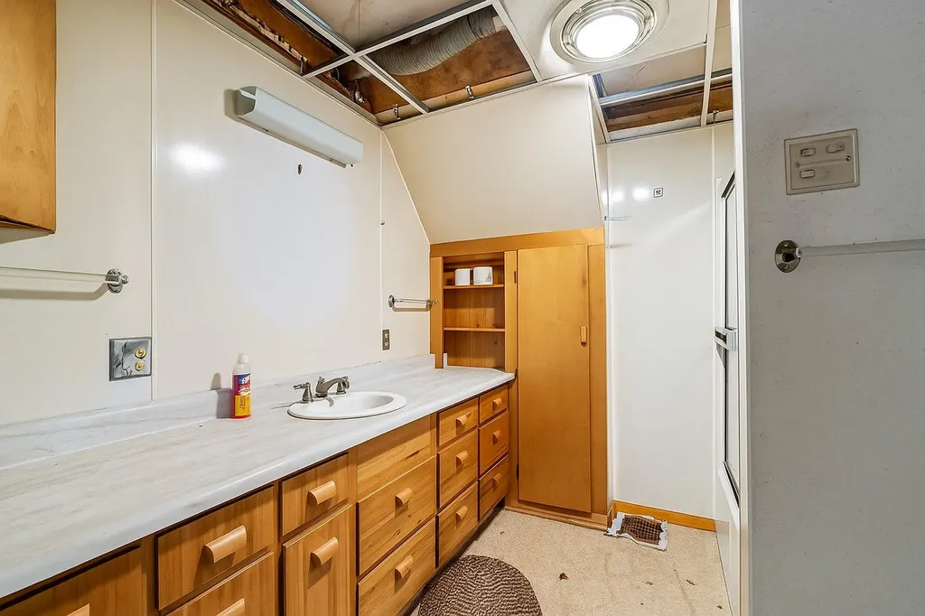 26 Lincoln Street Dover-foxcroft ME 04426