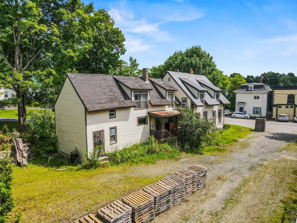 26 Lincoln Street Dover-foxcroft ME 04426