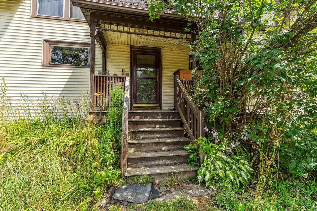 26 Lincoln Street Dover-foxcroft ME 04426