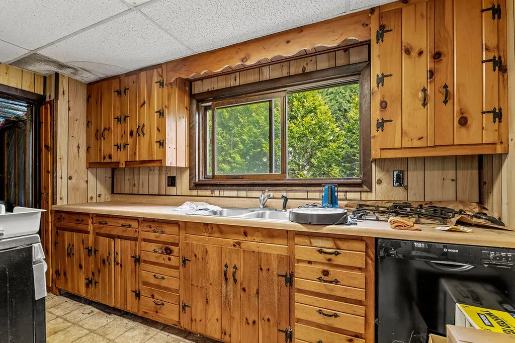 26 Lincoln Street Dover-foxcroft ME 04426